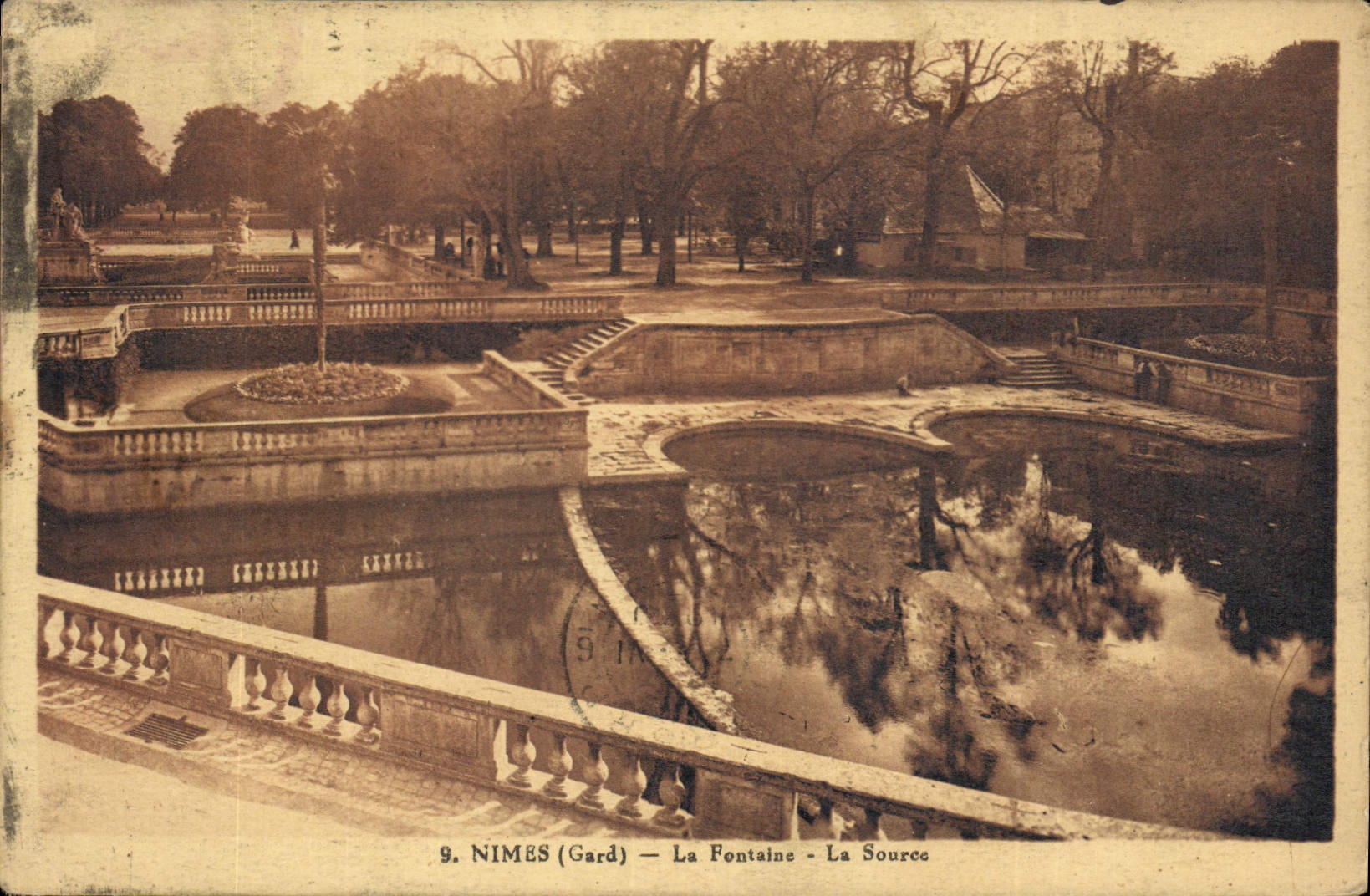 CPA Nimes Grd La Fontaine la Source 