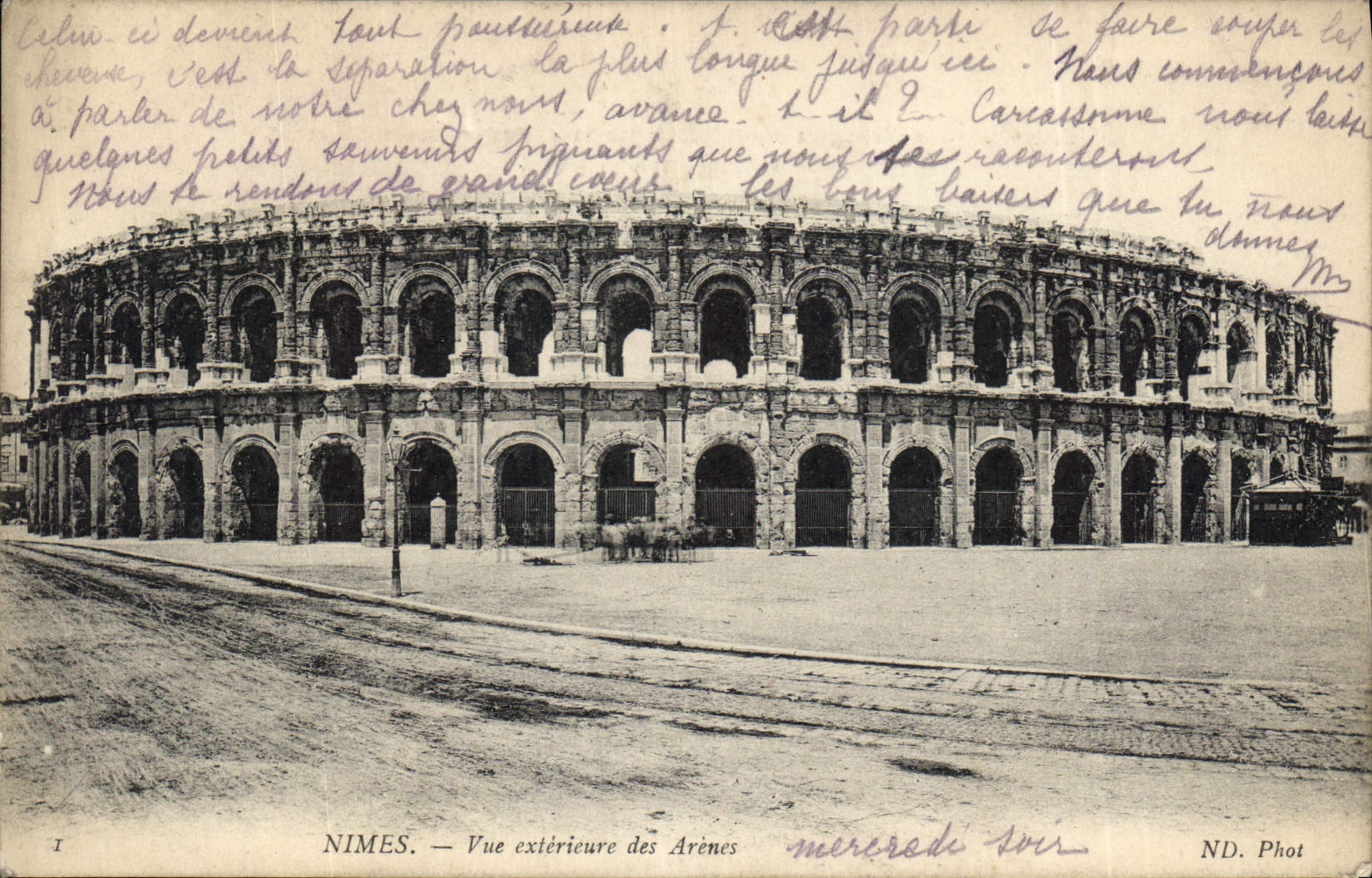 CPA Nimes vue exterieure des Arenes 