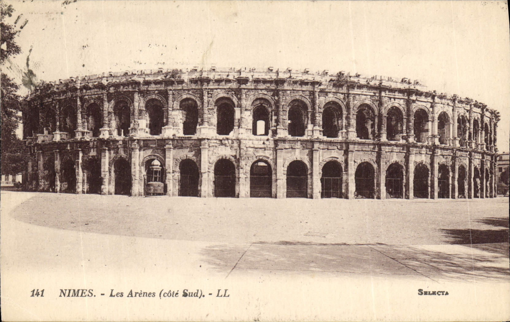 CPA Nimes Les Arenes cote sud 