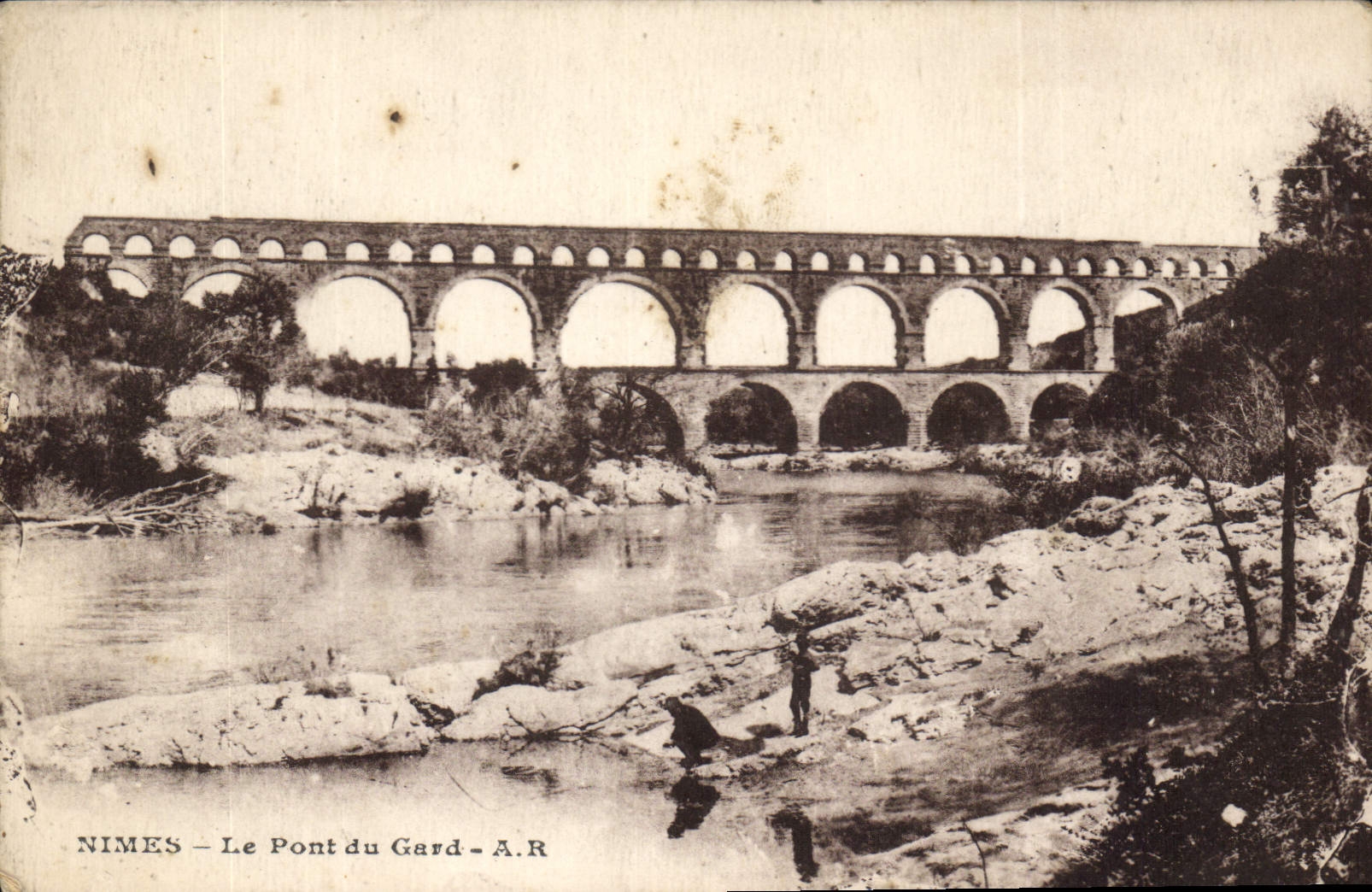 CPA Nimes Le Pont du Gard 