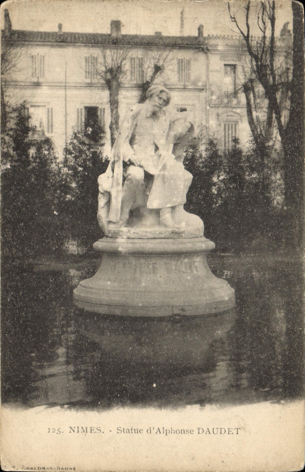 CPA Nimes Statue d'Alphonse Daudet 