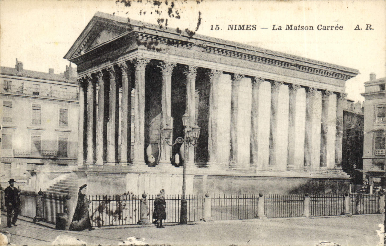 CPA Nimes La Maison Carree 