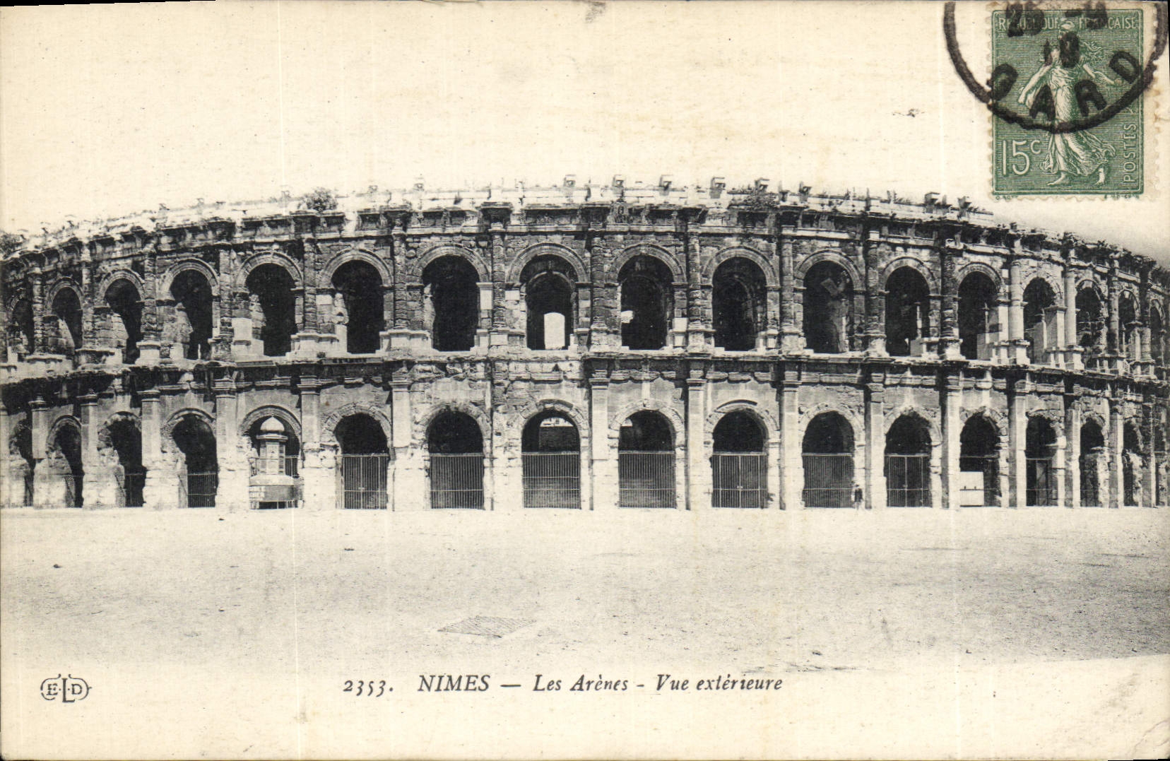 CPA Nimes le Arenes vue exterieure 
