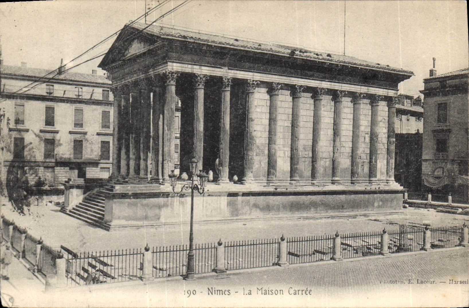 CPA Nimes la Maison Carree 
