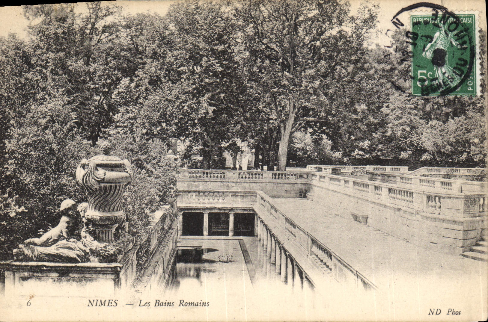 CPA Nimes Les Bains Romains 