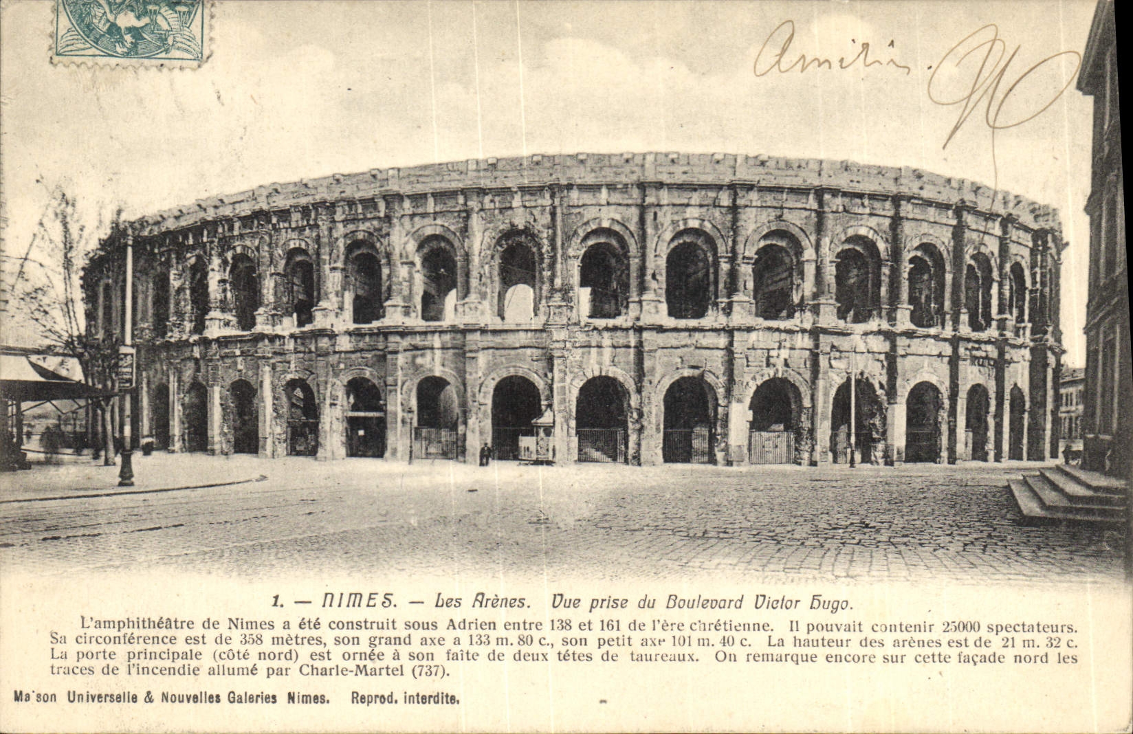 CPA Nimes les Arenes vue prise du Boulevard Victor Hugo