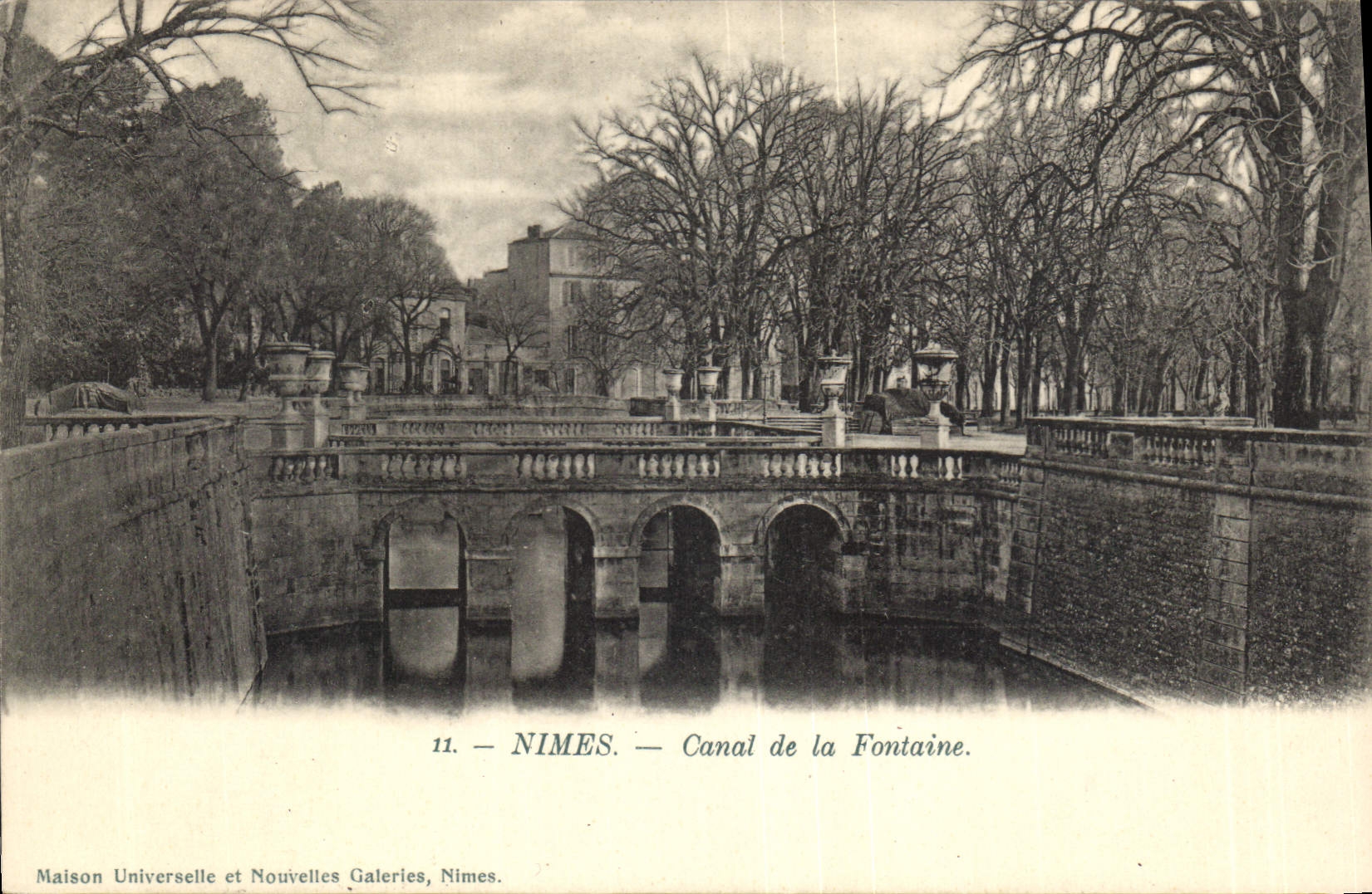 CPA Nimes Canal de la Fontaine 