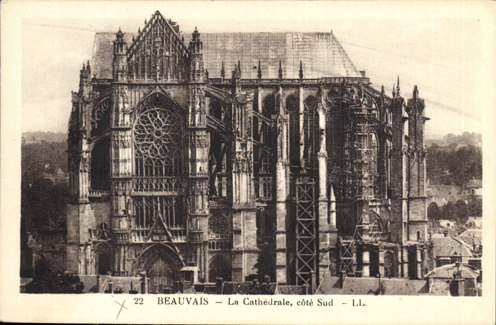 CPA Beauvais la Cathedrale cote sud 