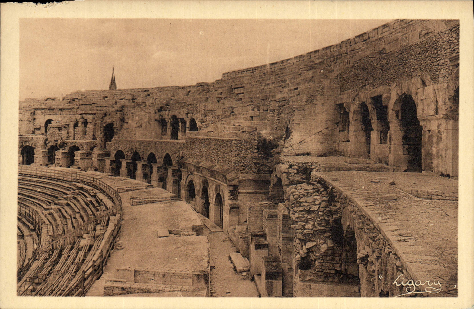 CPA Nimes Interieur des Arenes 