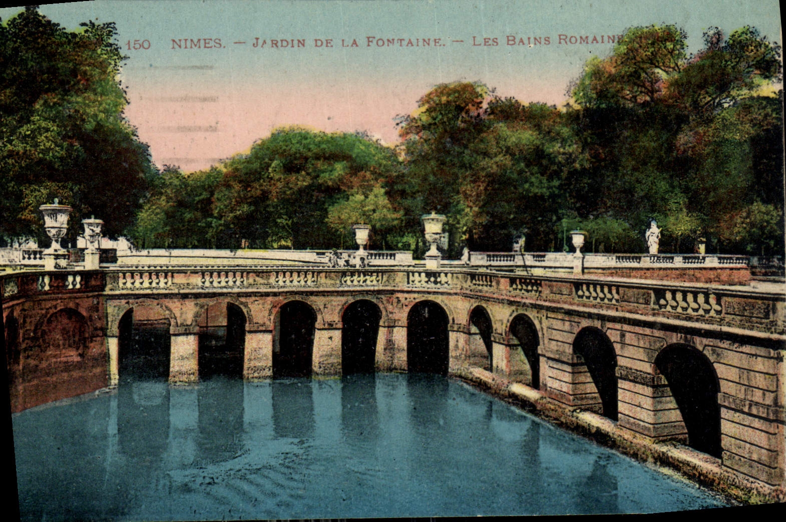 CPA Nimes Jardin de la Fontaine Les Bains Romaines