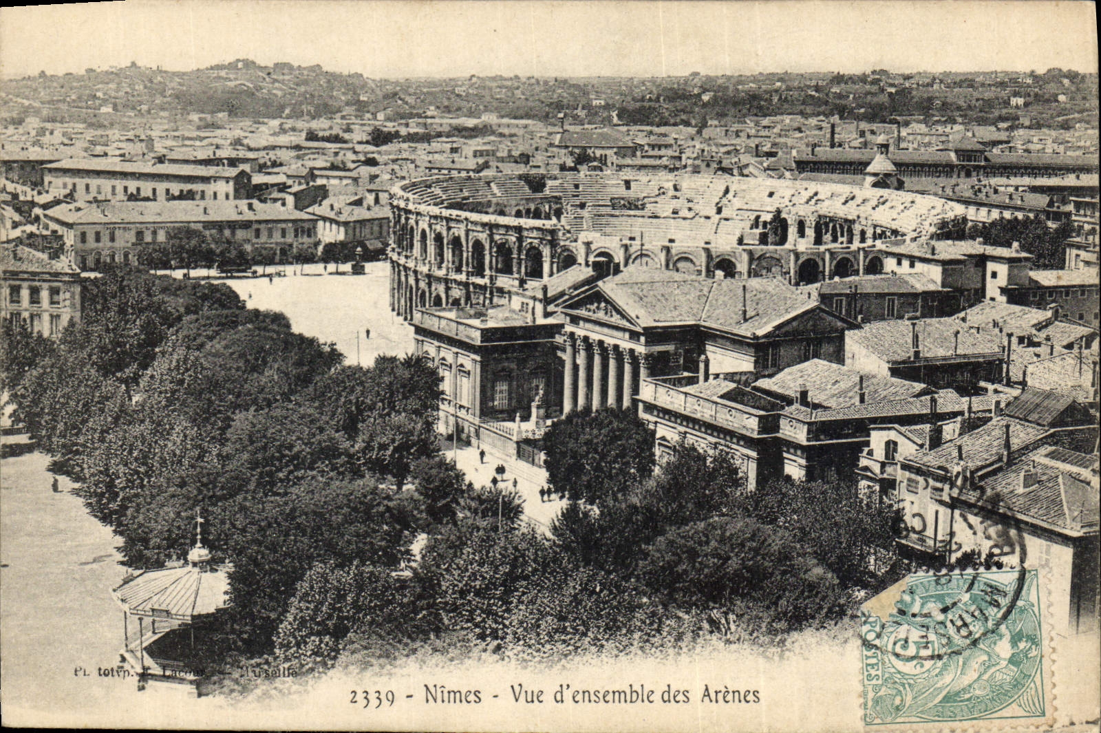 CPA Nimes Vue d'ensemble des Arenes 