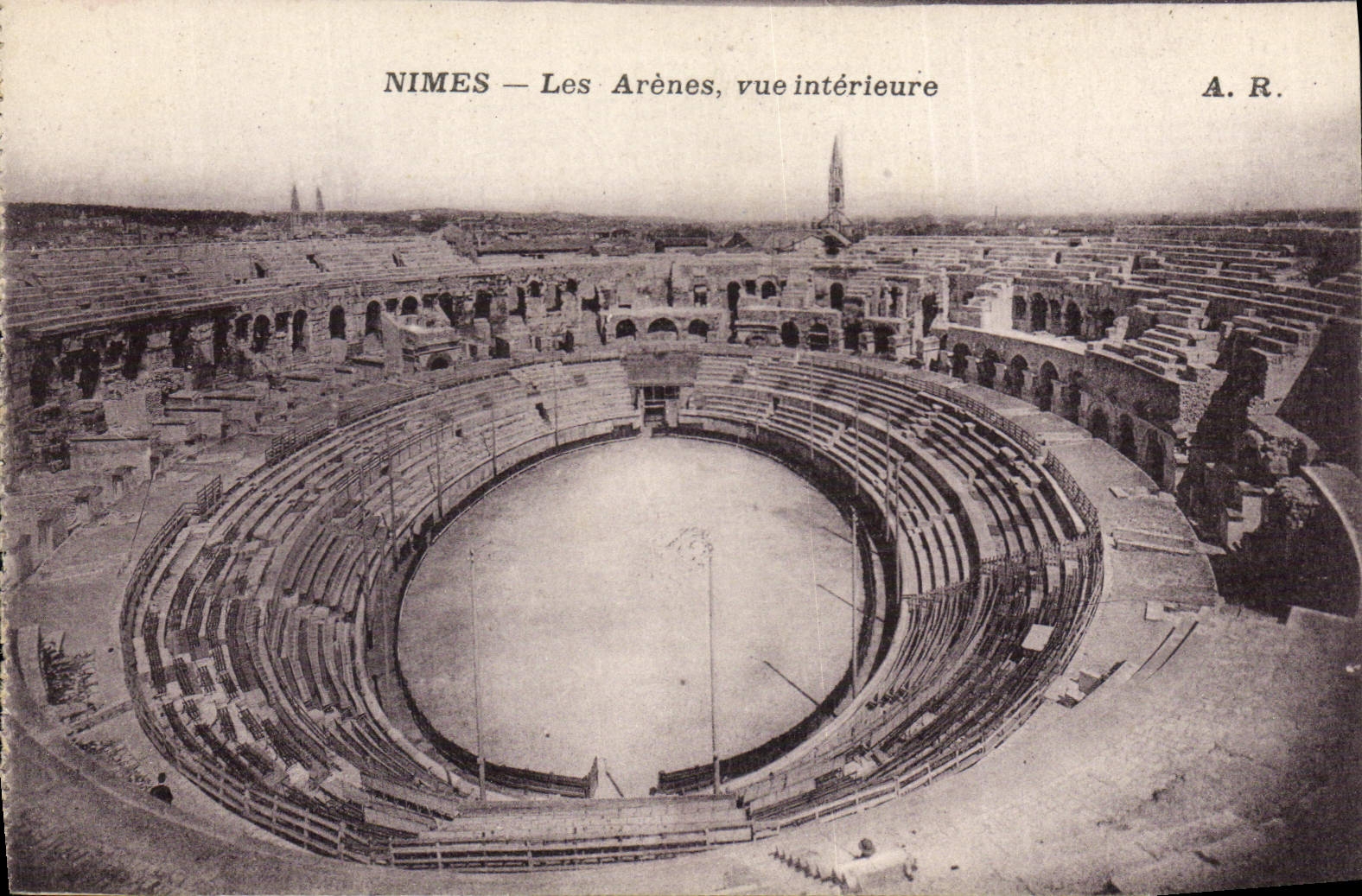 CPA Nimes Les Arenes vue interieure 