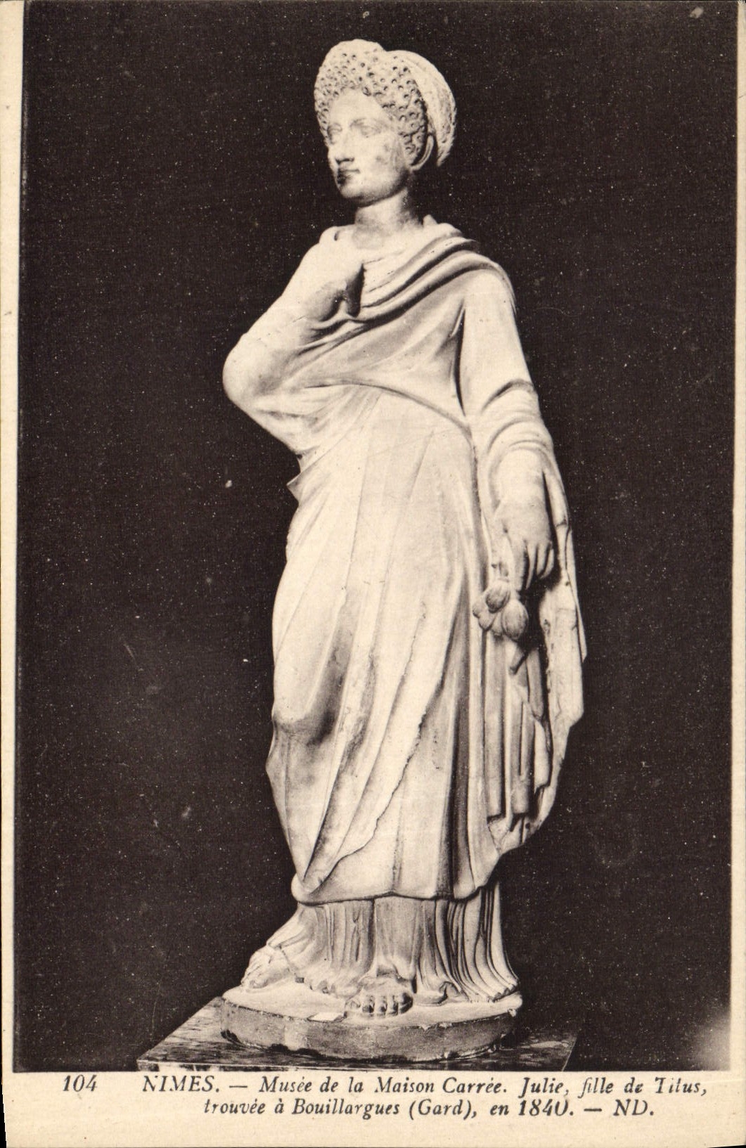 CPA Nimes Musee de La Maison Carree Julie fille de Tilus trouvee a Bouillargues Gard 