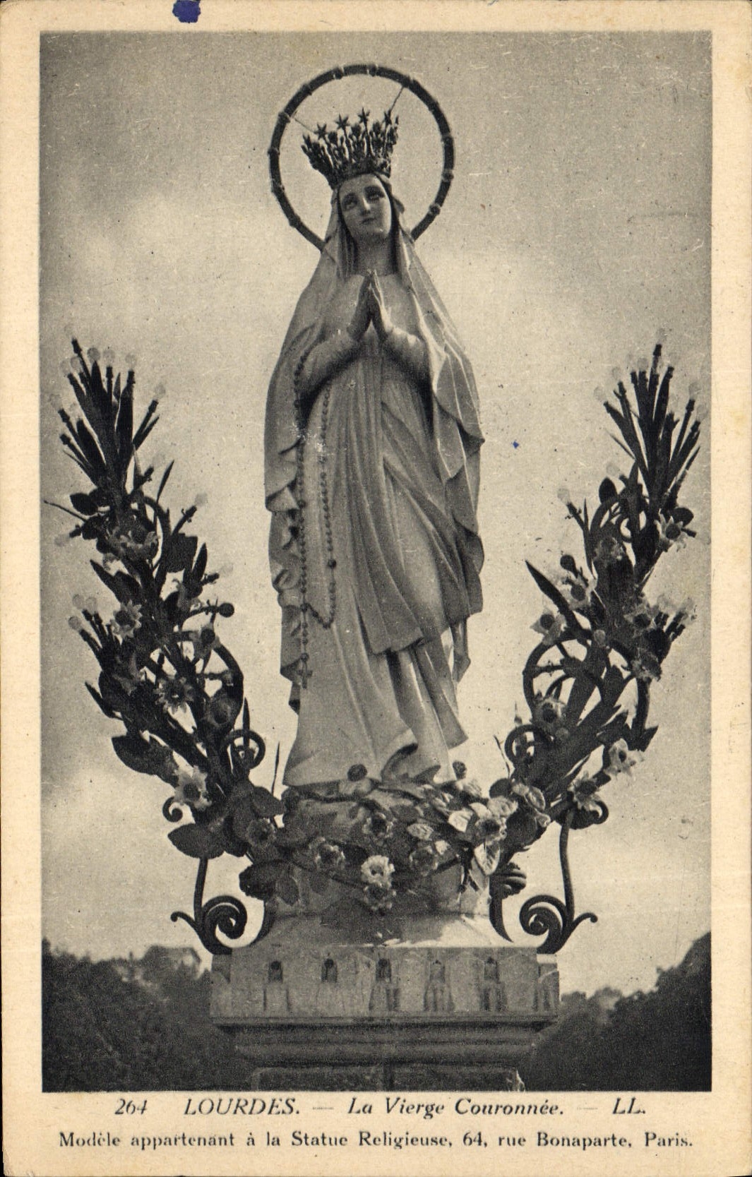 CPA Lourdes La Vierge Couronnee Modele appartenant a la Statue Religieuse 