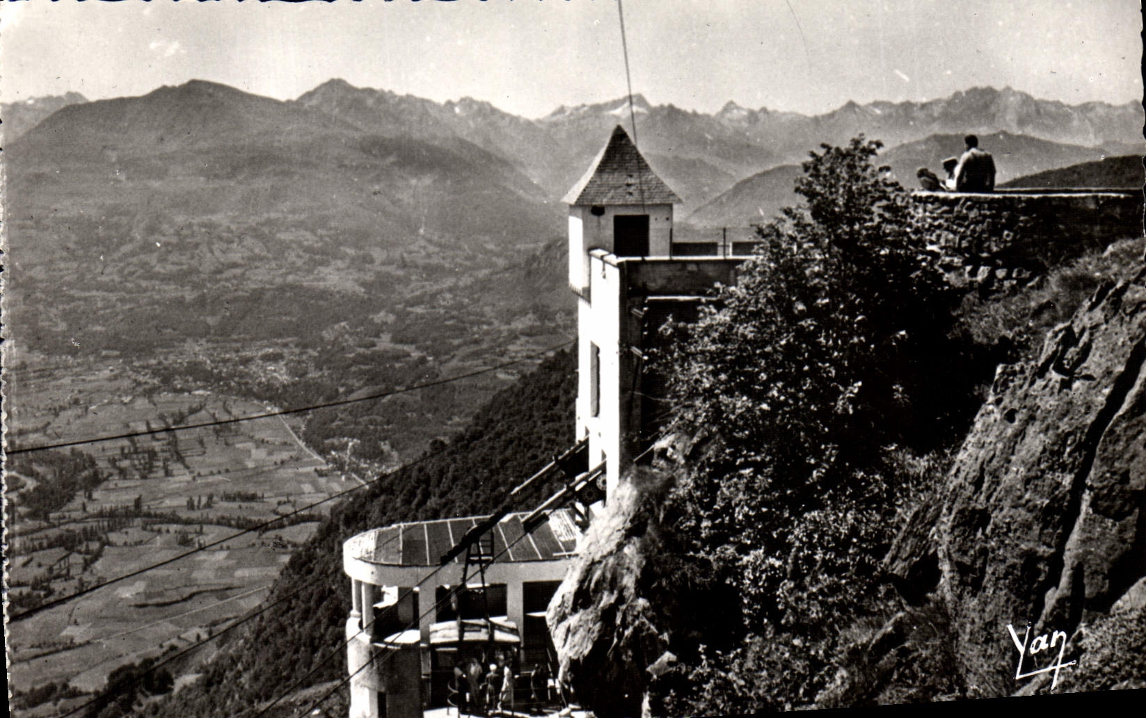 CPA Lourdes Teleferique du Pibeste La gare superieure 