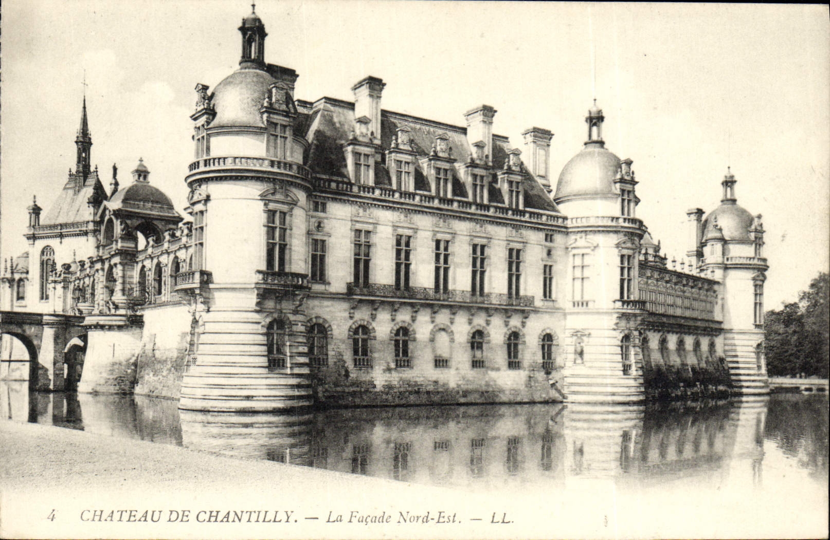CPA Chateau de Chantilly La Facade Nord Est 