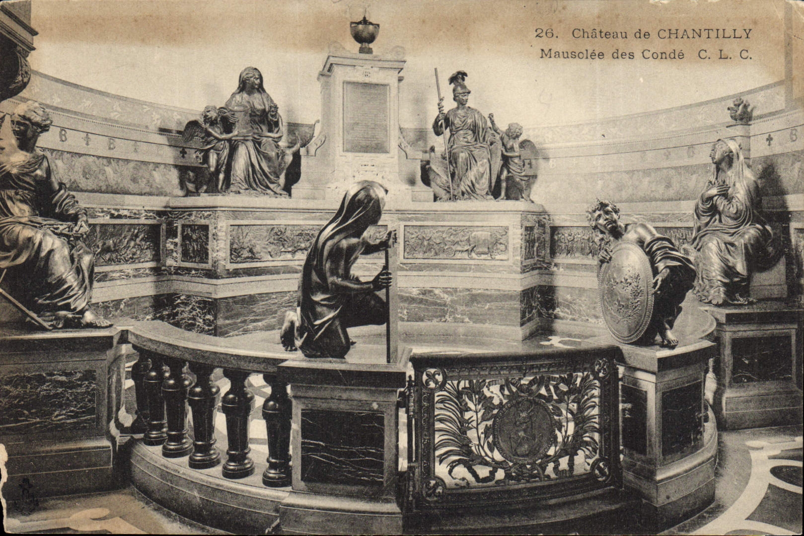 CPA Chateau de Chantilly Mausolee des Conde