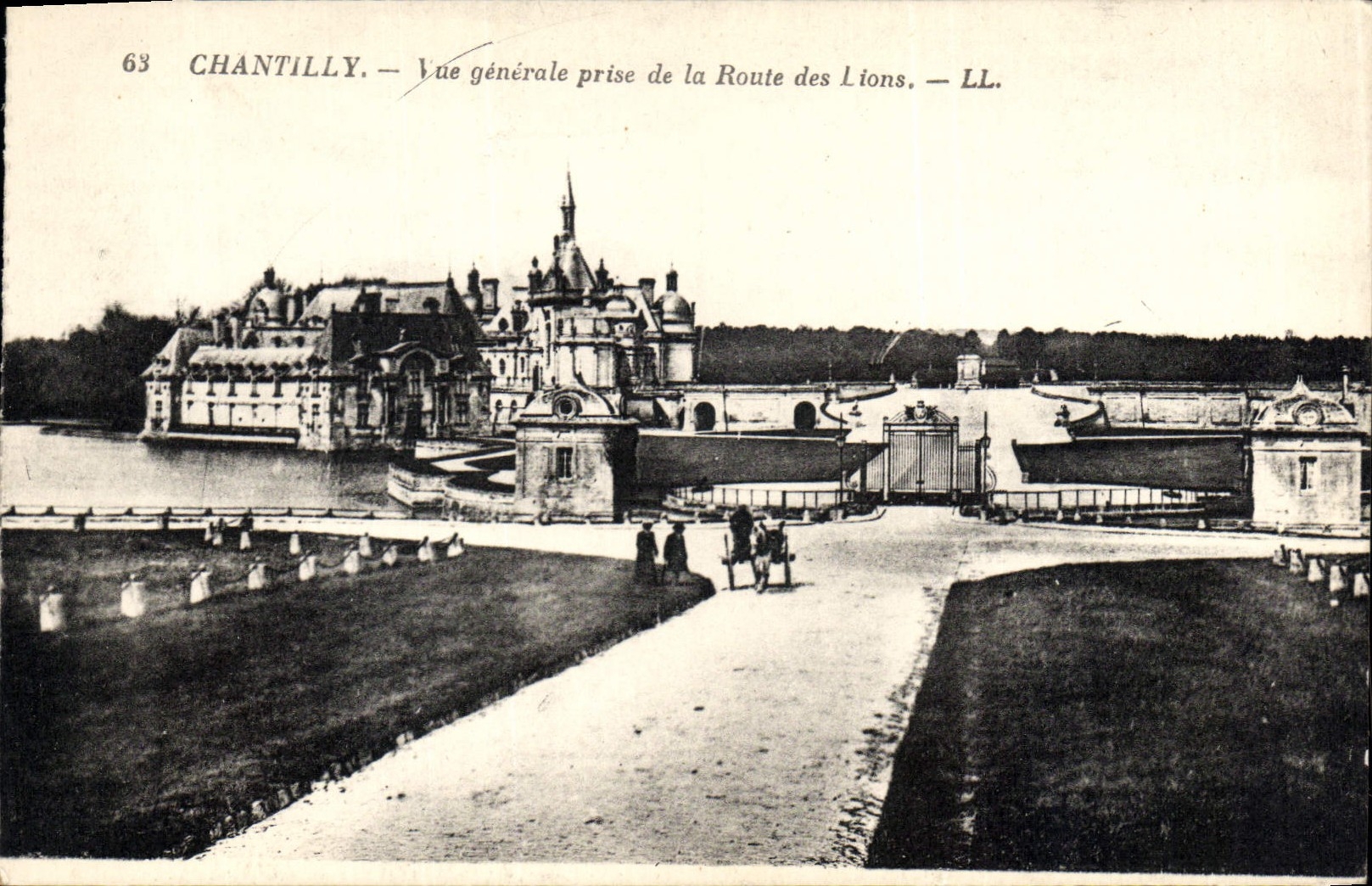 CPA Chantilly Vue generale prise de la Route des Lions 