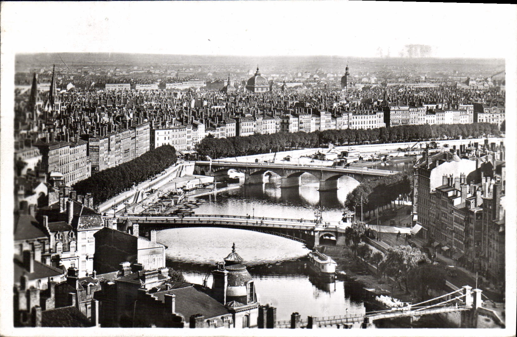 CPA Lyon Perspective des Ponts sur la Saone 