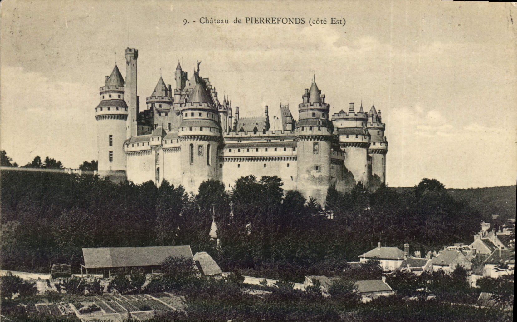 CPA Chateau de Pierrefonds cote Est 