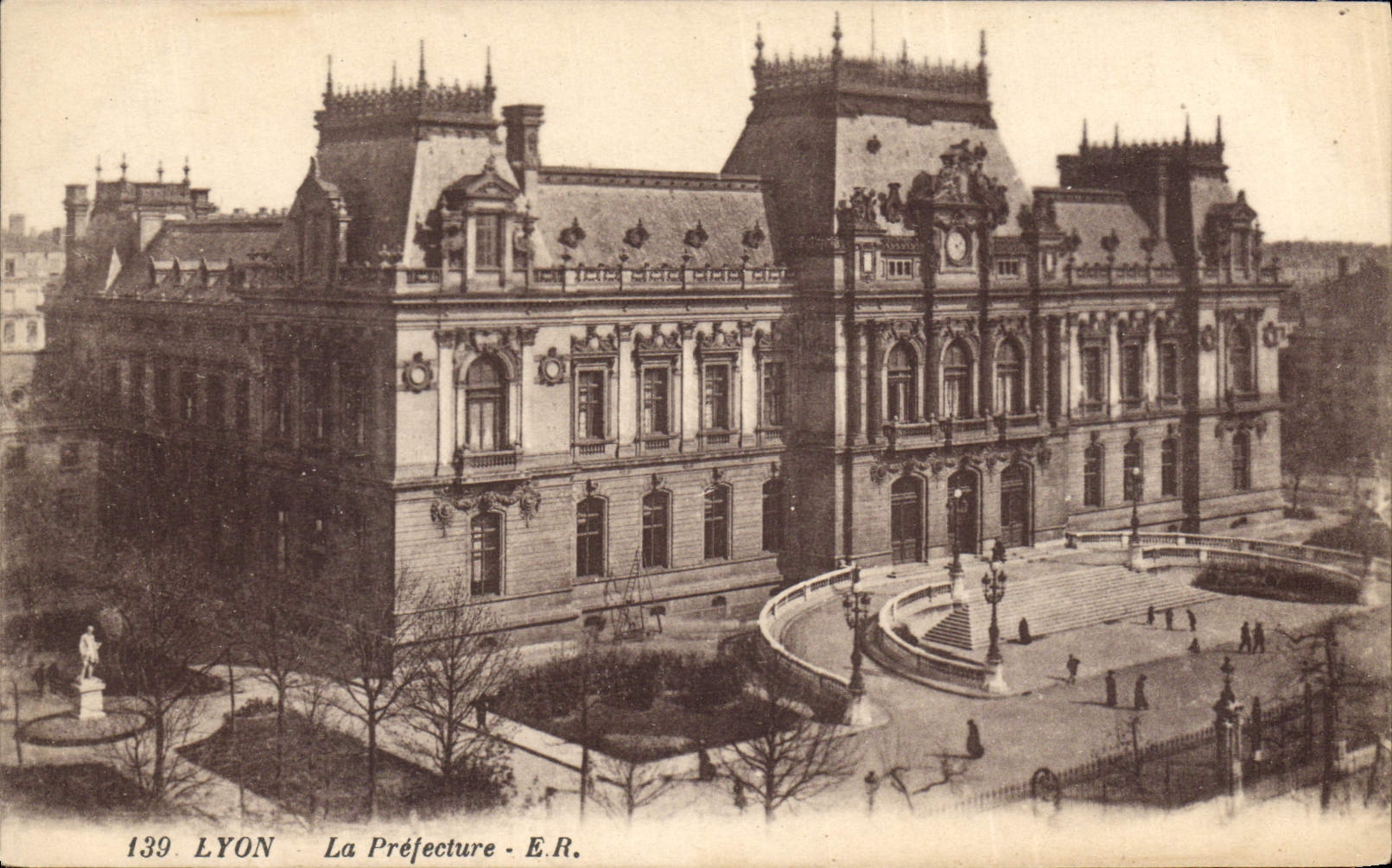 CPA Lyon la Prefecture 