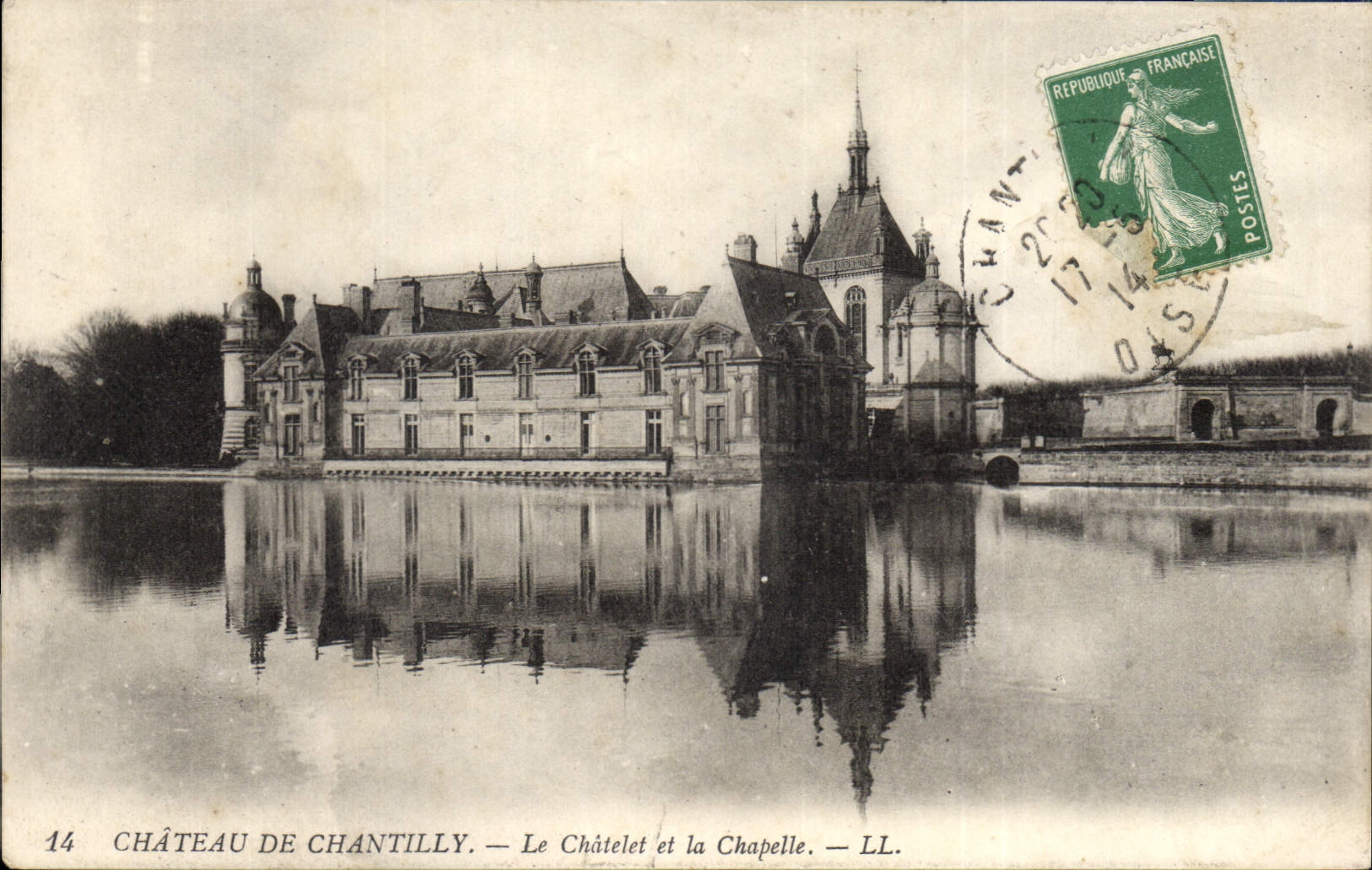 CPA Chateau de Chantilly Le Chatelet et la Chapelle 