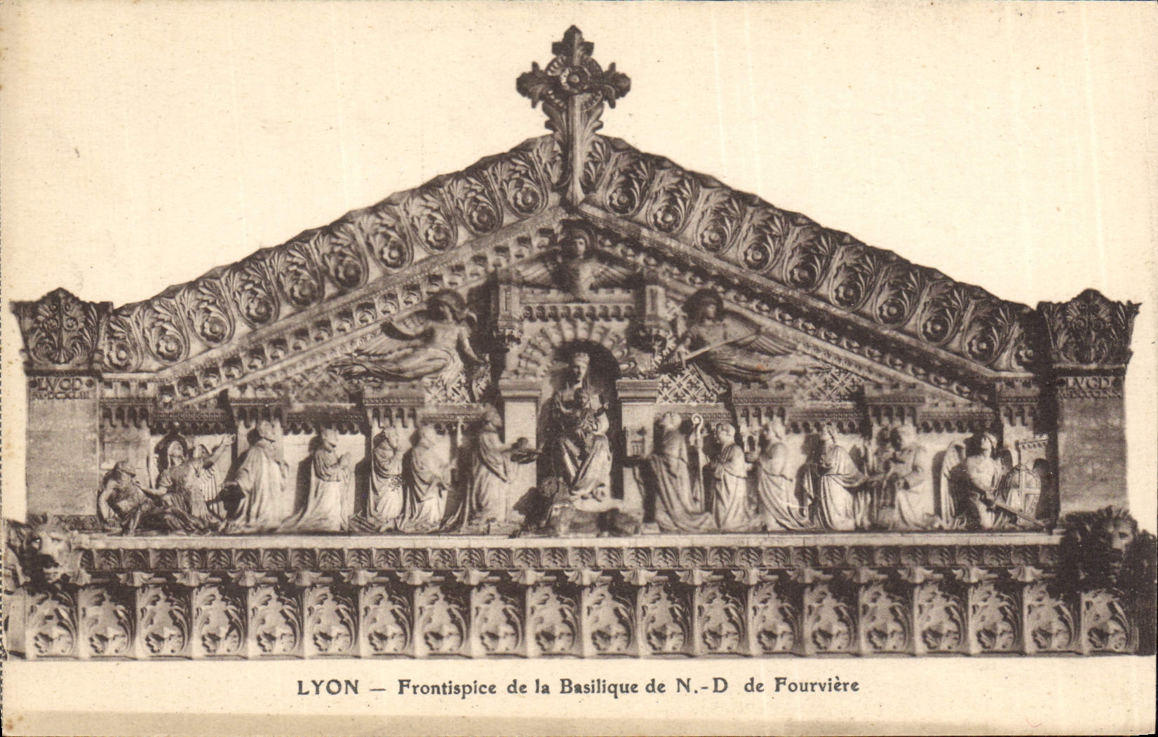 CPA Lyon Frontisplee de la Basilique de N D de Foueviere 
