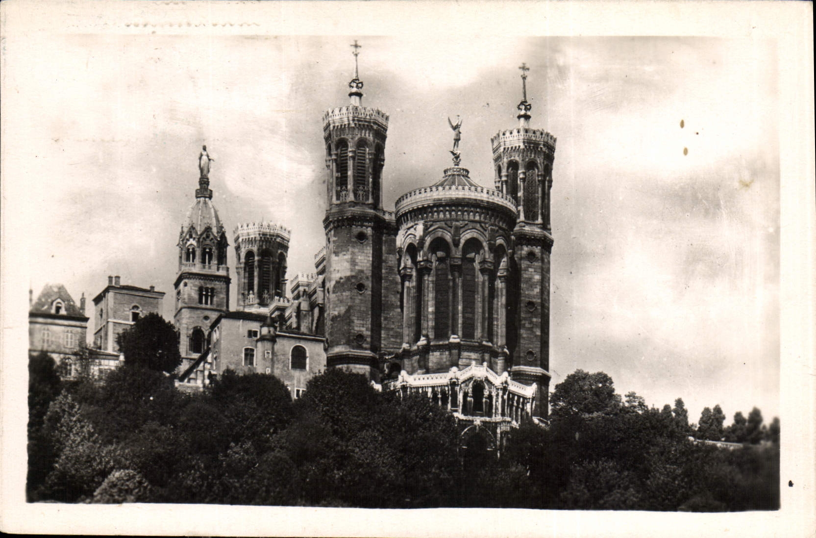 CPA Lyon Les Tours de Notre Dame de Fourviere 