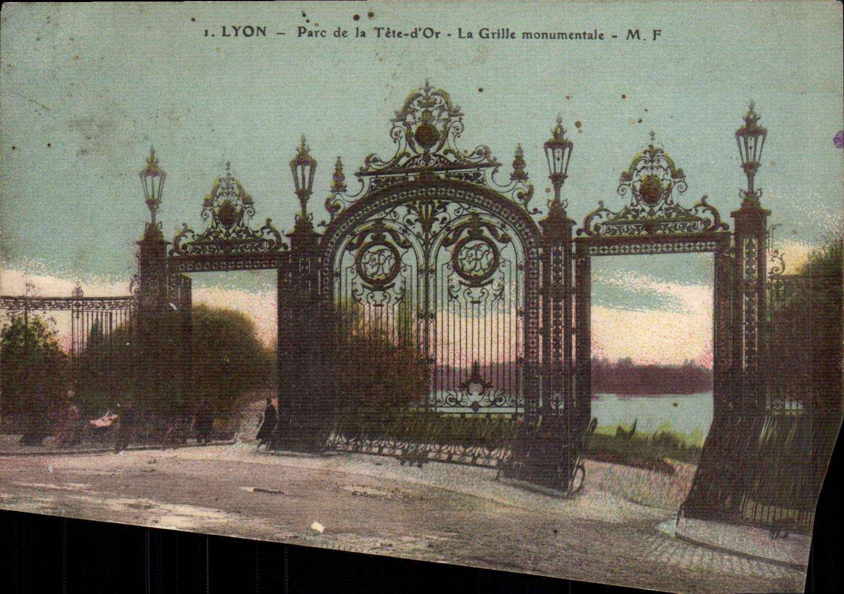 CPA Lyon Parc de la Tete d'Or La grille monumentale 