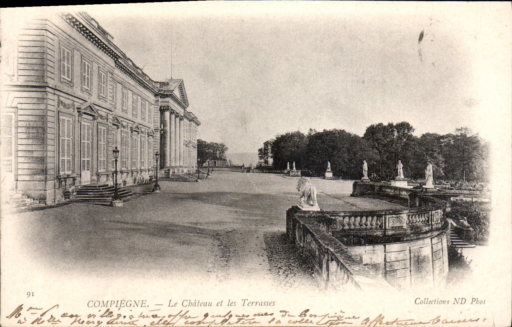 CPA Compiegne Le Chateau et les Terrasses 