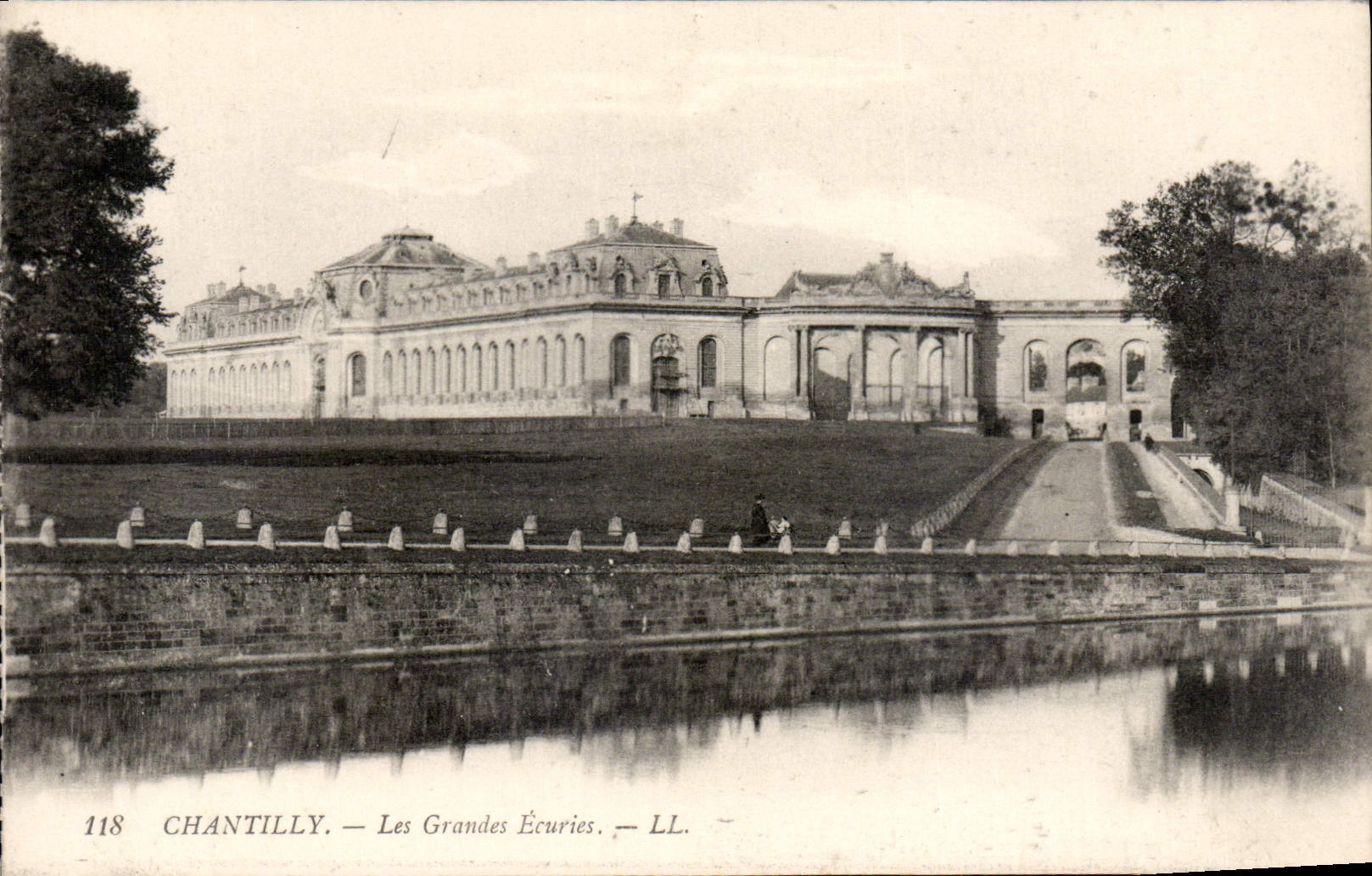 CPA Chantilly Les Grandes Ecuries 