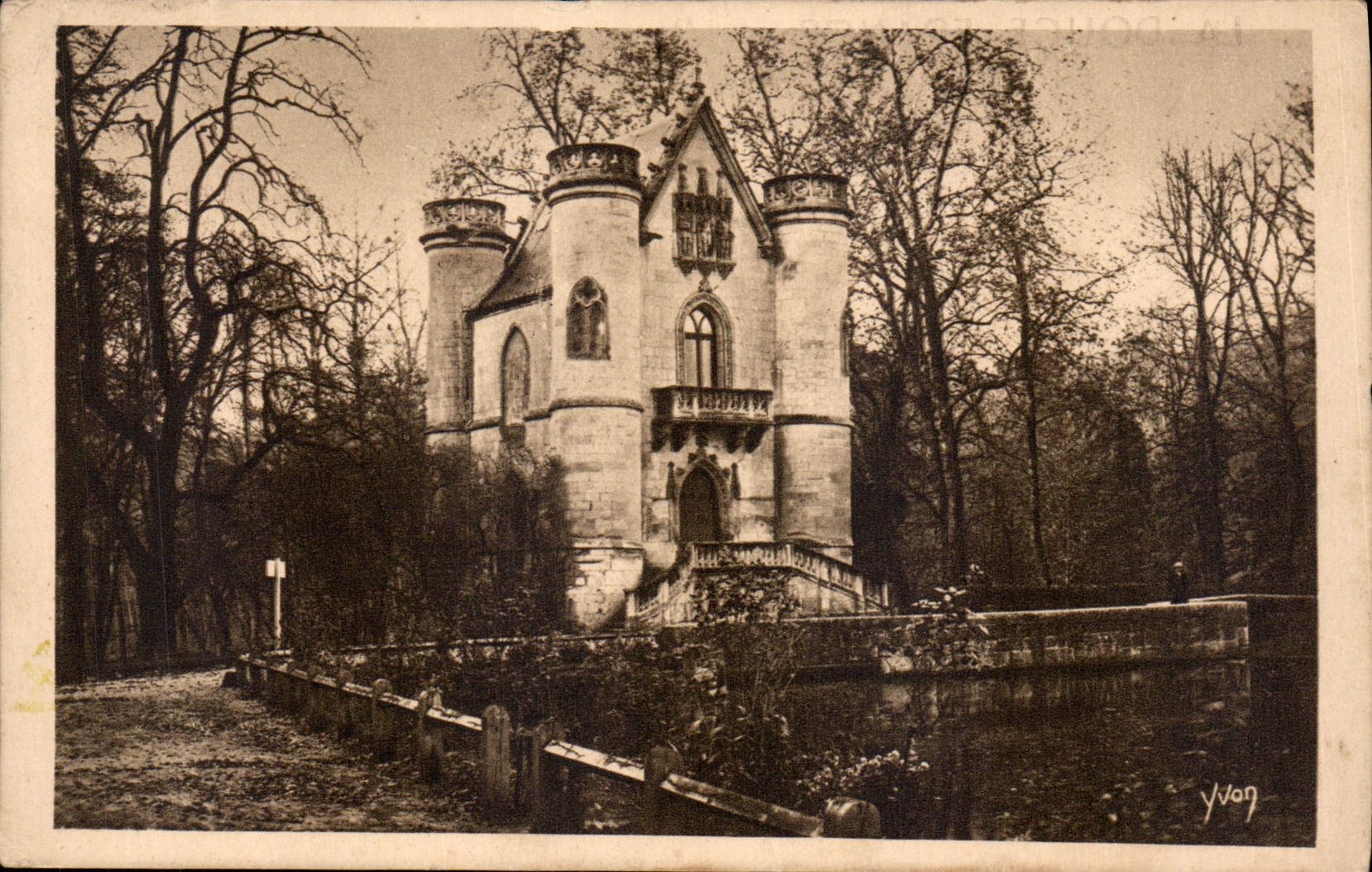 CPA Chantilly Oise Chateau de la Reigne Blance 1826 