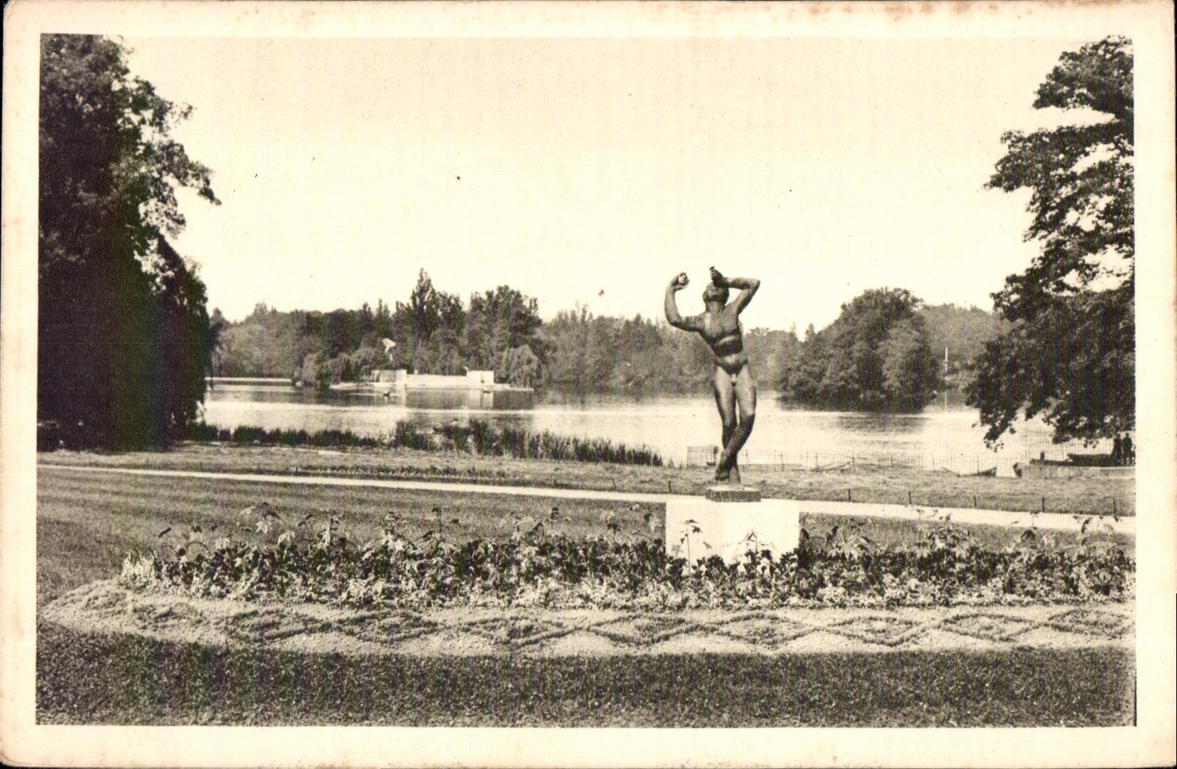 CPA Lyon Parc de la Tete d'Or Le Faune Dansant 