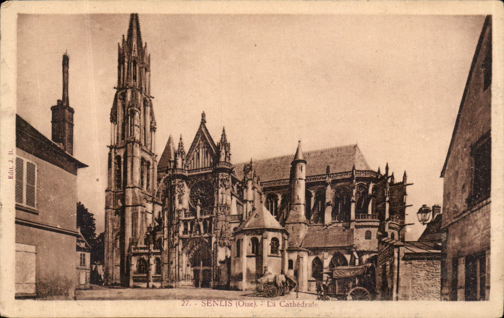 CPA Senlis Oise La Cathedrale 