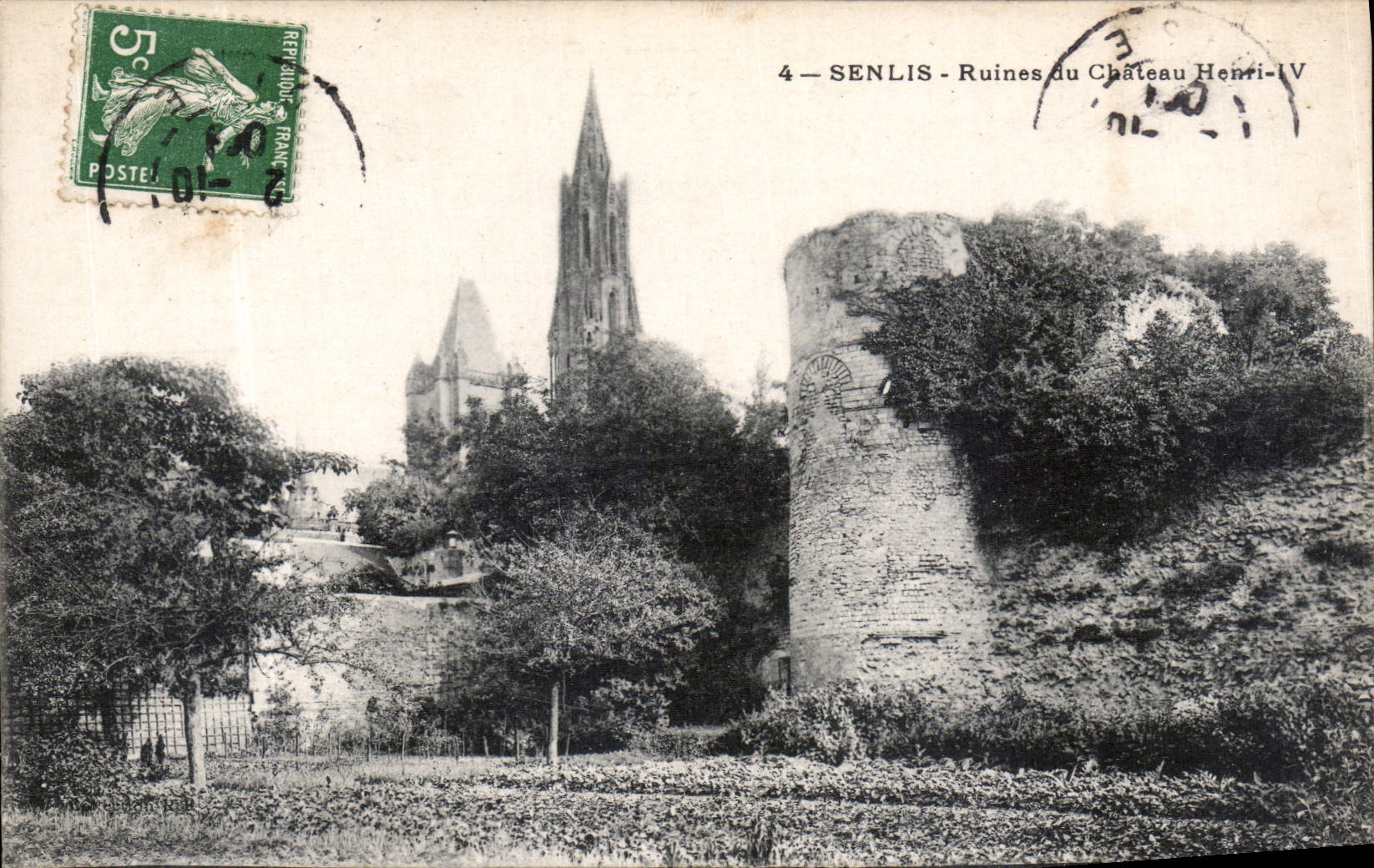 CPA Senlis Ruines du Chateau Henri IV 