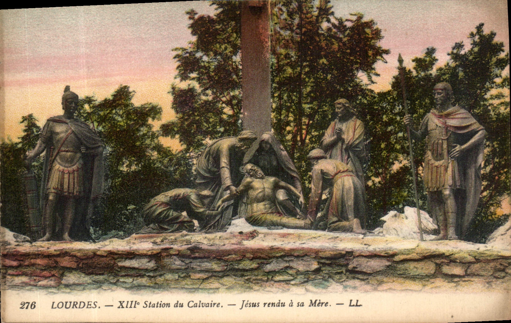 CPA Lourdes XIII Station de Calvaire Jesus a sa Mere 