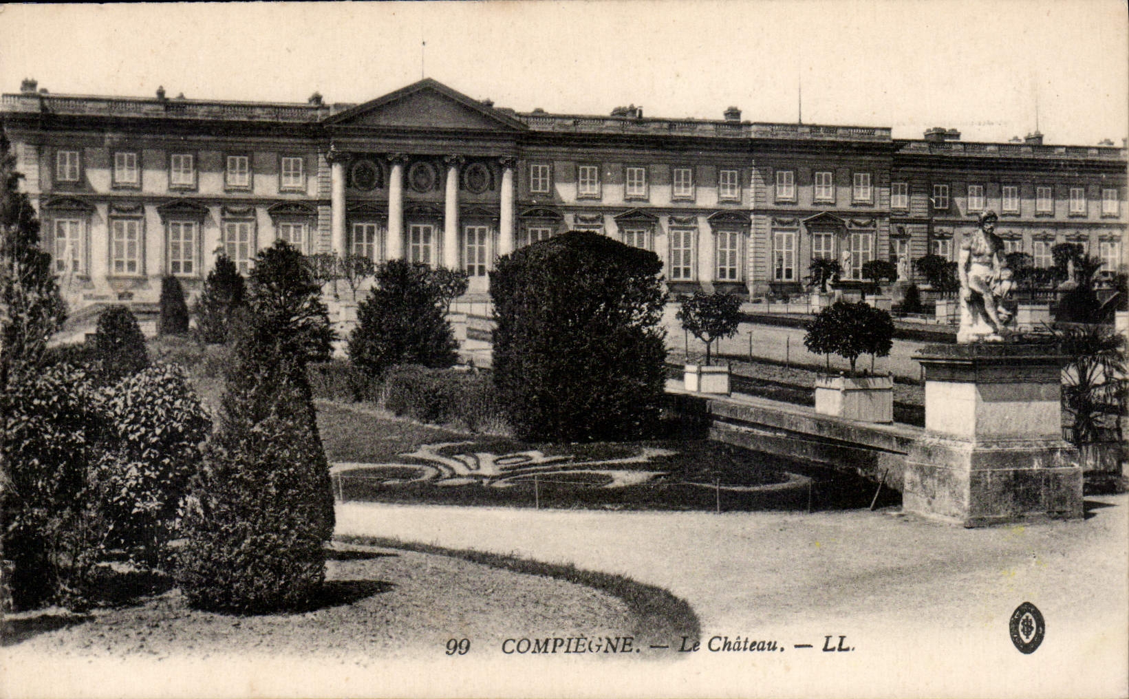 CPA Compiegne Le Chateau 