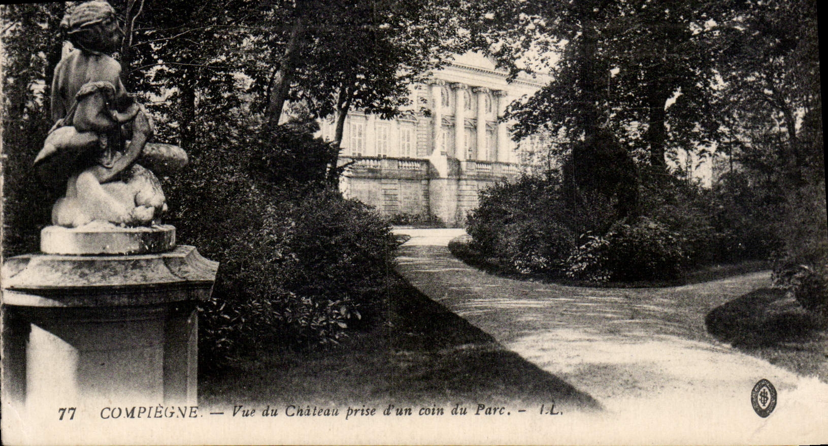 CPA Compiegne Vue de Chateau prise d'un coin de Parc 