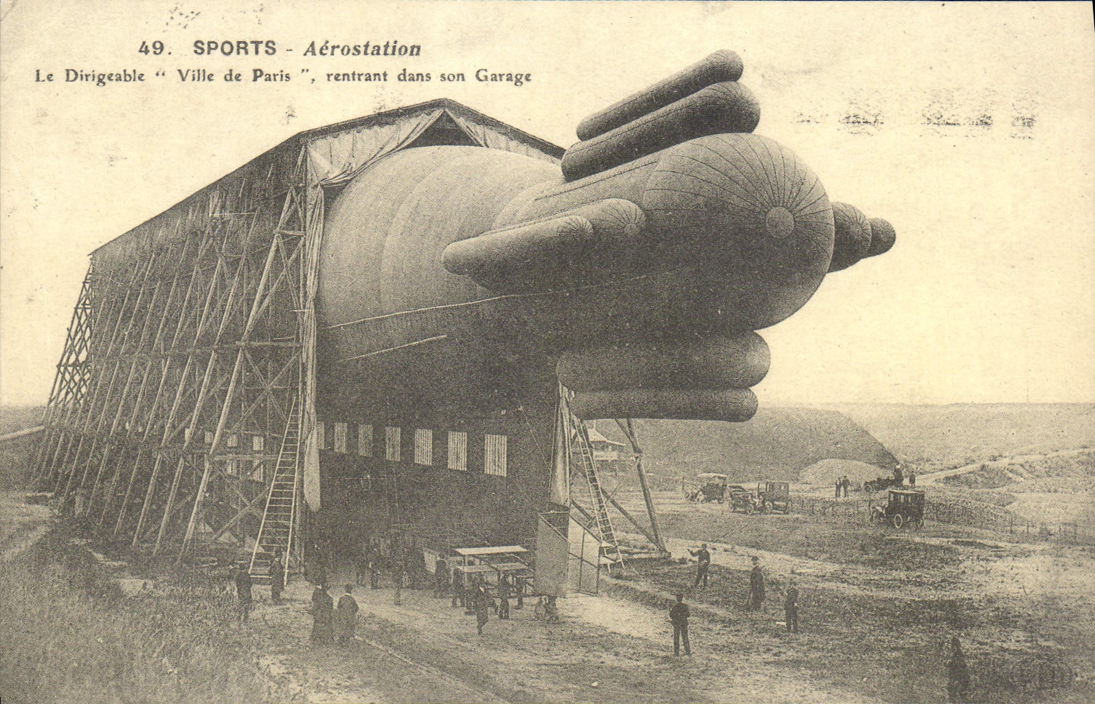 REPRO Sports Aerostation Le Dirigeable Ville de Paris rentrant dans son Garage Zeppelin Aviation