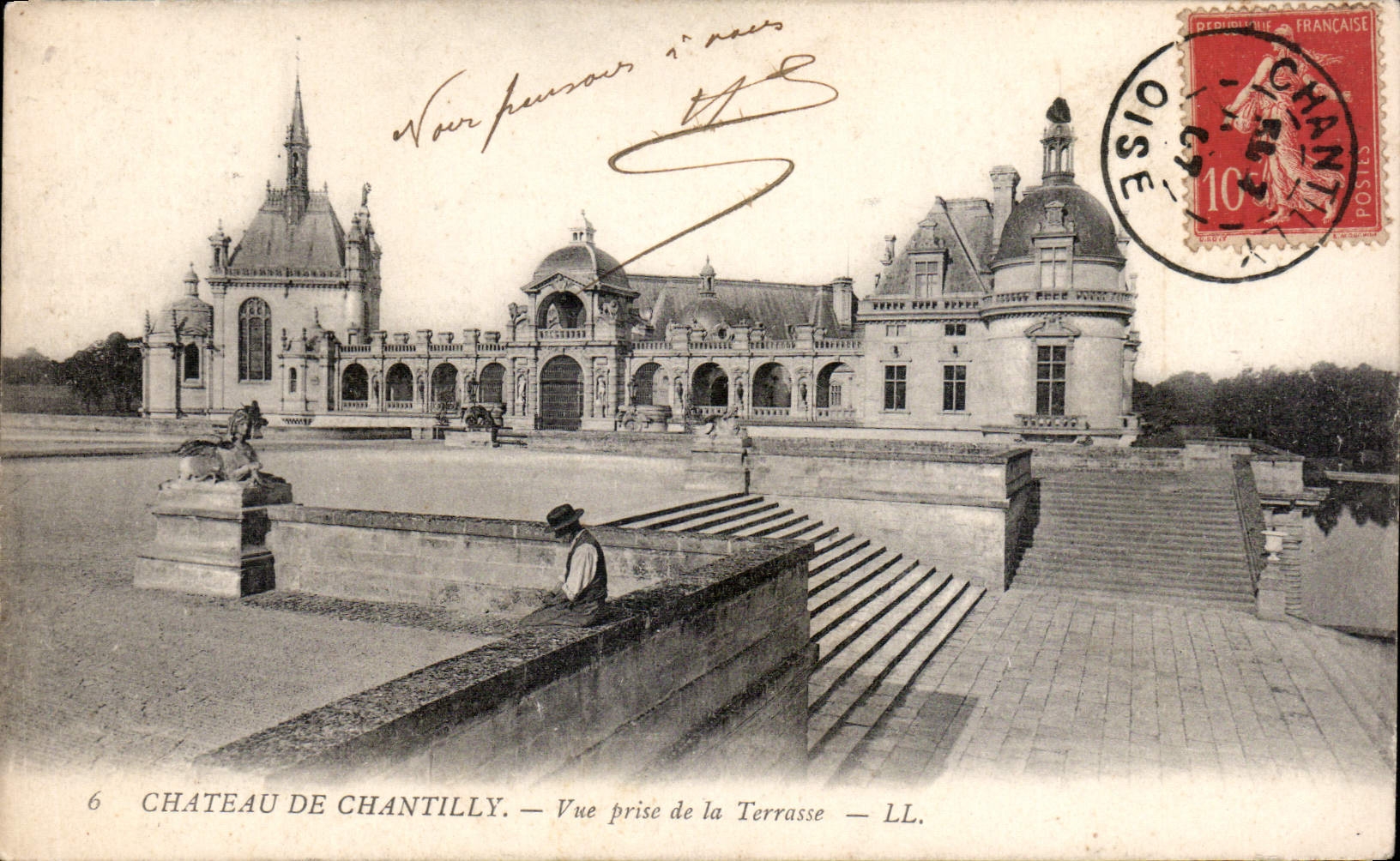 CPA Chateau de Chantilly Vue prise de la Terrasse
