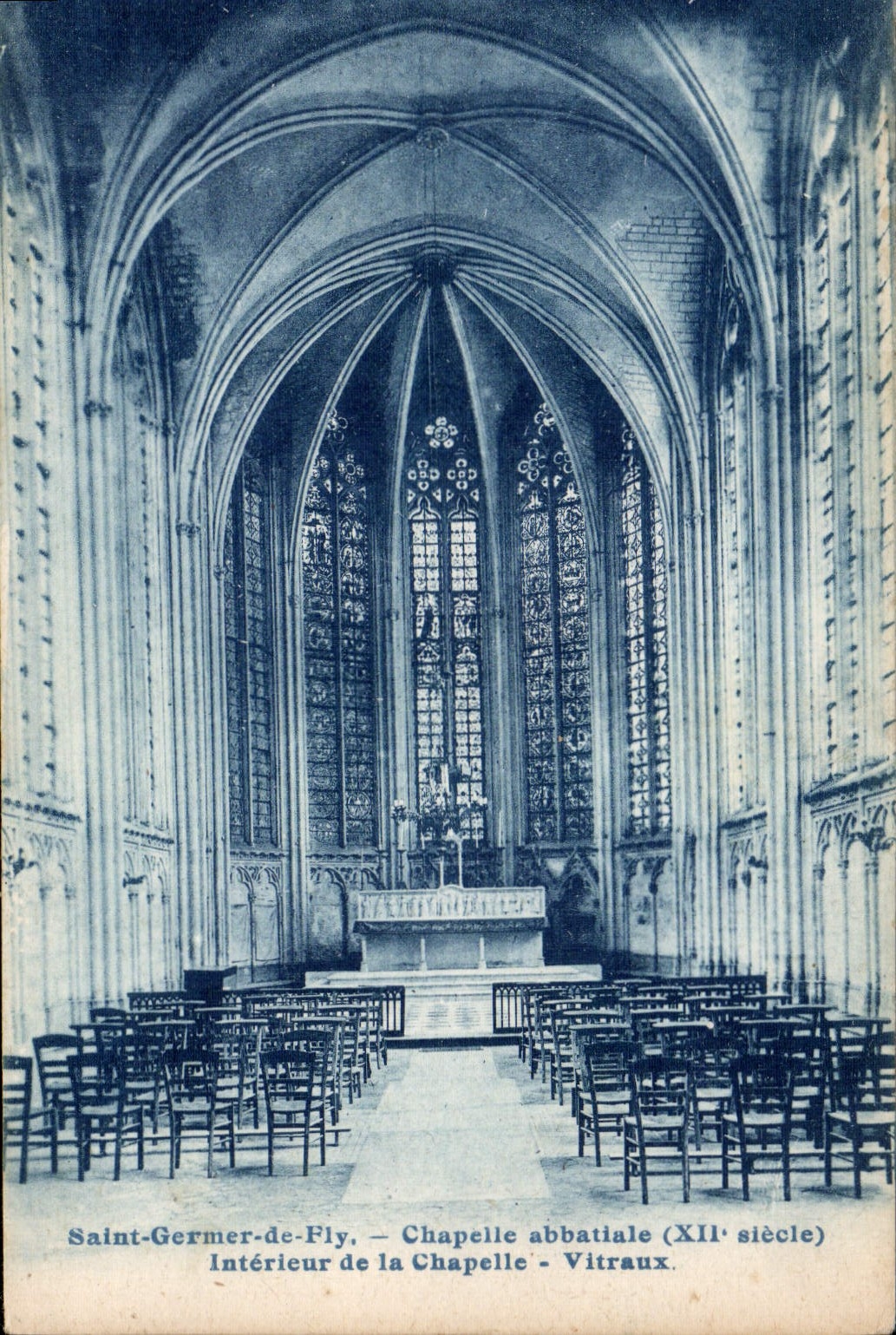 CPA Saint Germer de Fly Chapelle abbataile XII siecle Interieur de la Chapelle Vitraux