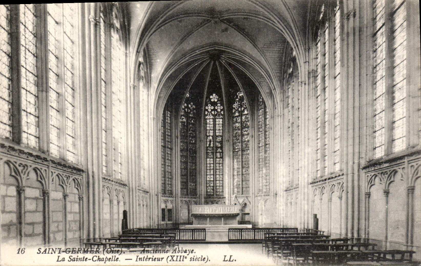 CPA Saint Germer Oise Ancienne Abbaye Le Sainte Chapelle Interieur