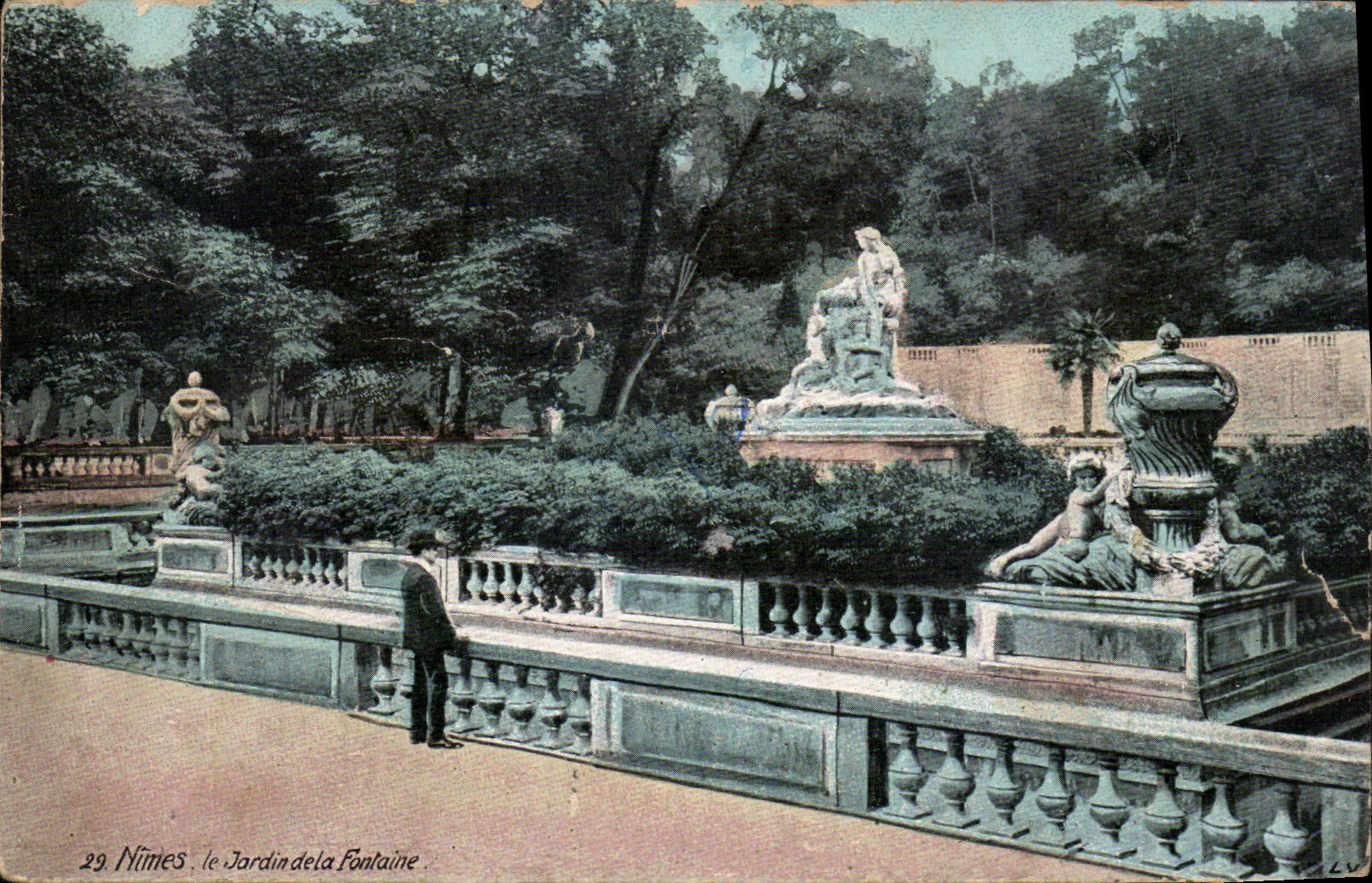 CPA Nimes le Jardin de la Fontaine 