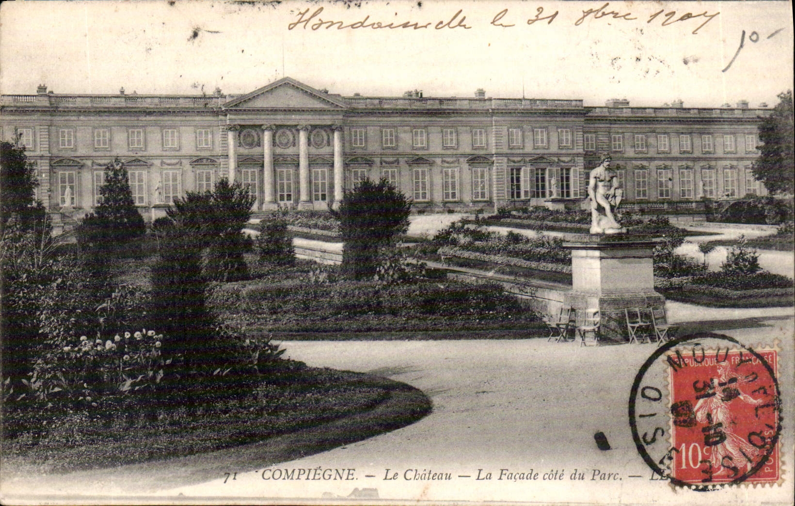 CPA Compiegne Le Chateau La Facade cote du Parc 