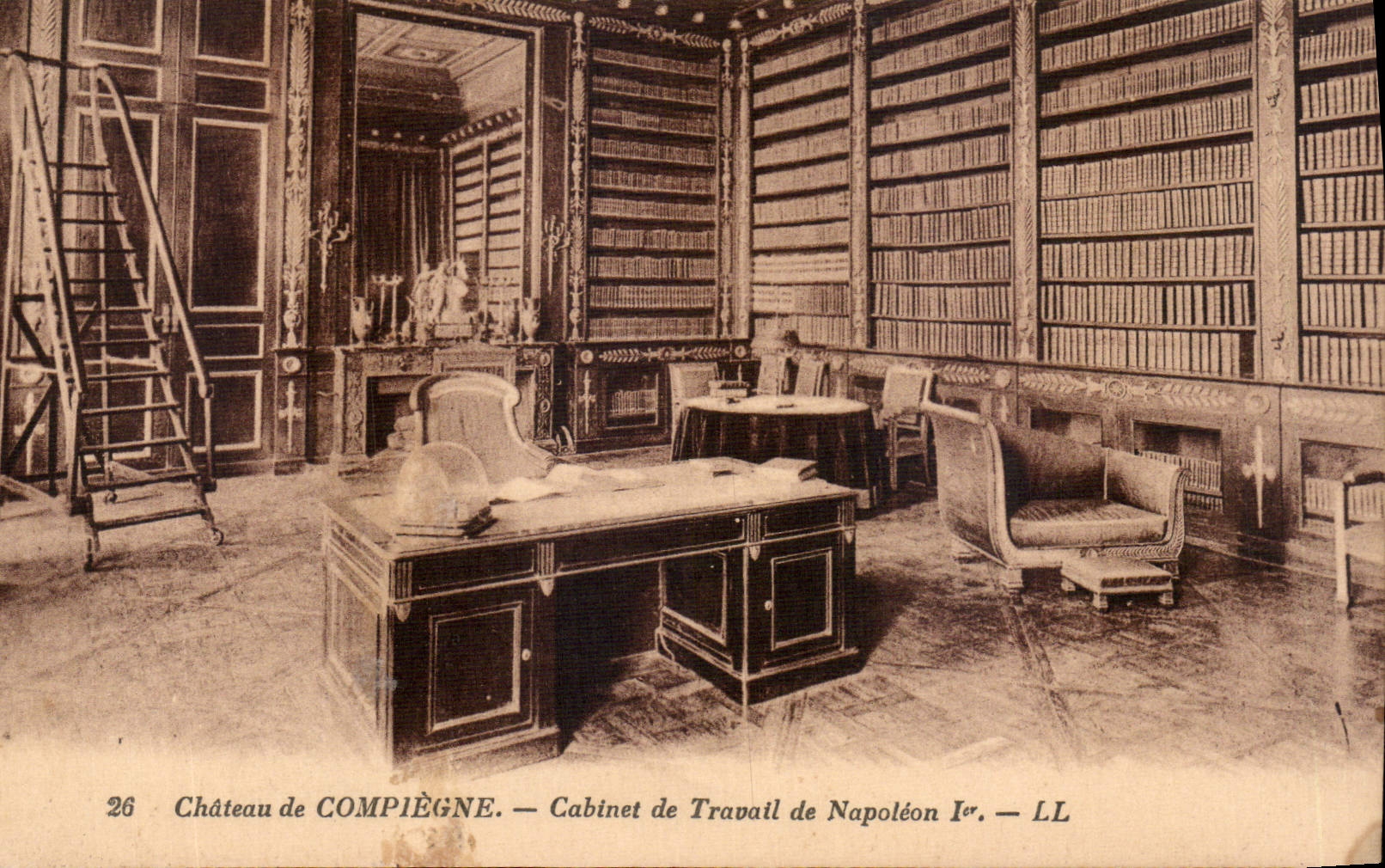 CPA Chateau de Compiegne Cabinet de Travail de Napoleon Bibliotheque