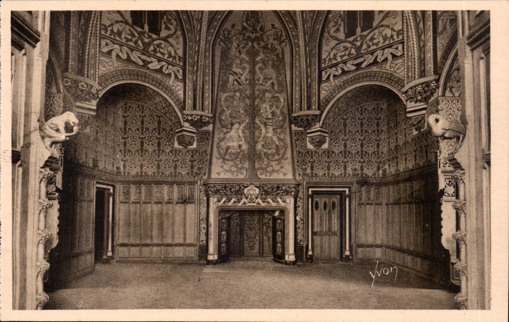 CPA Chateau de Pierrefonds Oise Une des Chambres du Chateau 