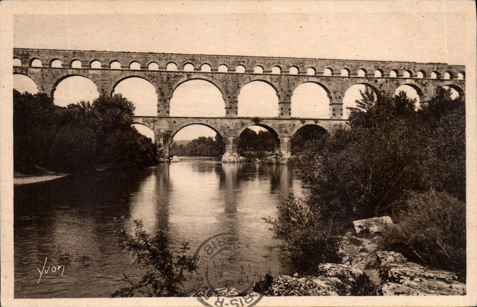 CPA Nimes Gard Le Pont du Gard 