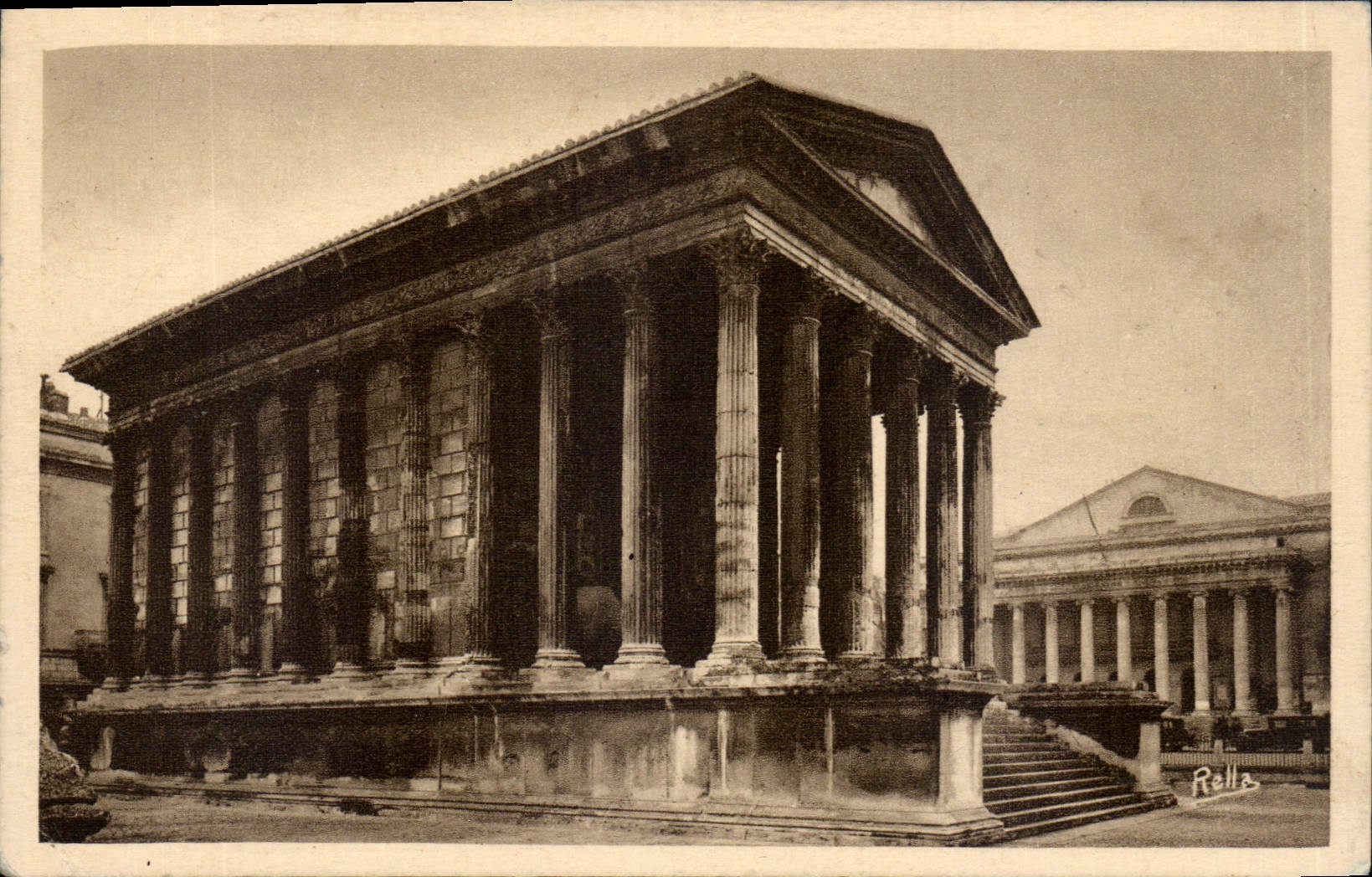 CPA Nimes La Maison Carree monument romain 