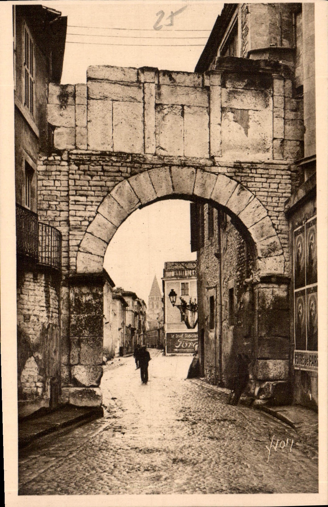 CPA Nimes Gard La Porte de France 