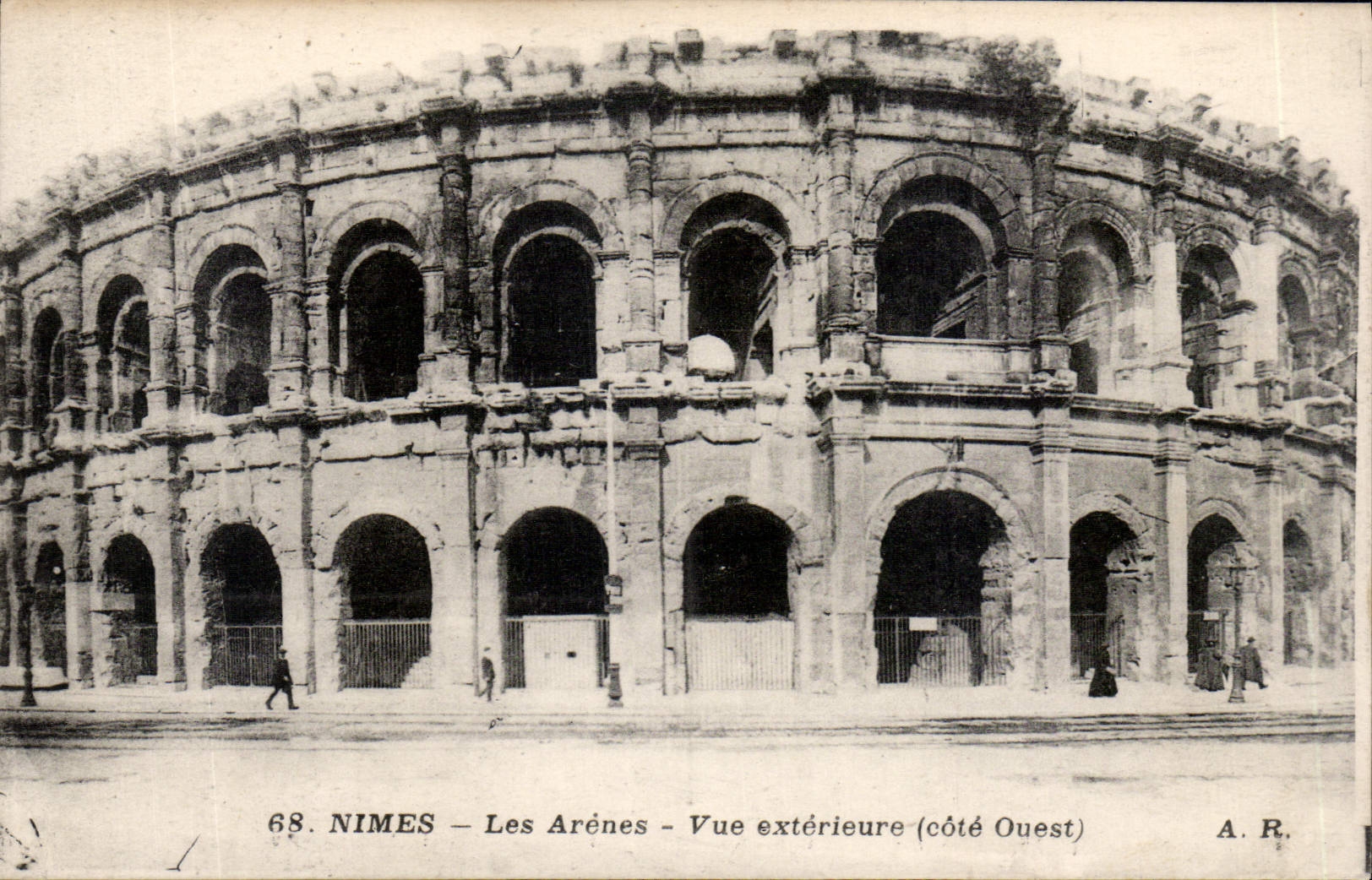 CPA Nimes Les Arenes Vue exterieure Cote Ouest